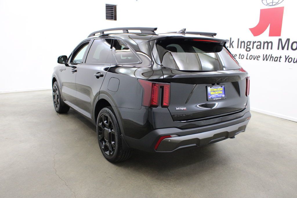 Used 2025 Kia Sorento X-Line EX AWD/4WD image 3