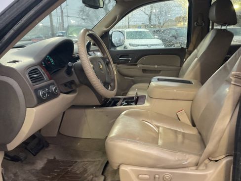 Used 2013 Chevrolet Avalanche LTZ image 16