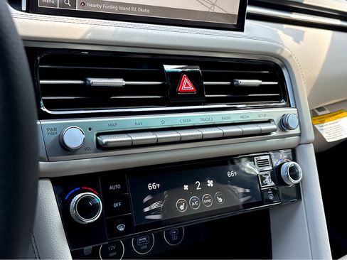 New 2026 Genesis G70 2.5T image 17