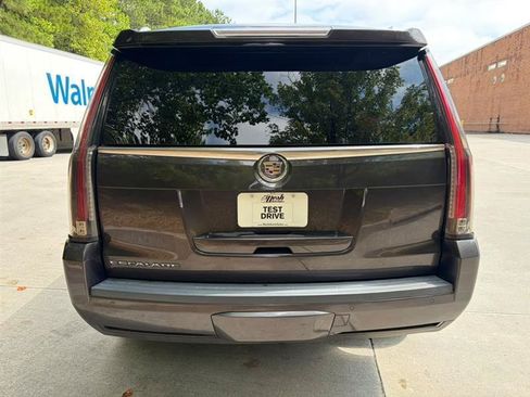 Used 2015 Cadillac Escalade Luxury RWD image 5