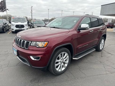 Used 2017 Jeep Grand Cherokee Limited w/ Trailer Tow Group IV image 4