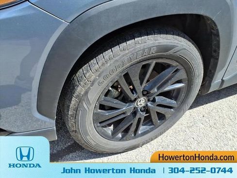 Used 2024 Toyota Corolla Cross AWD Hybrid image 11