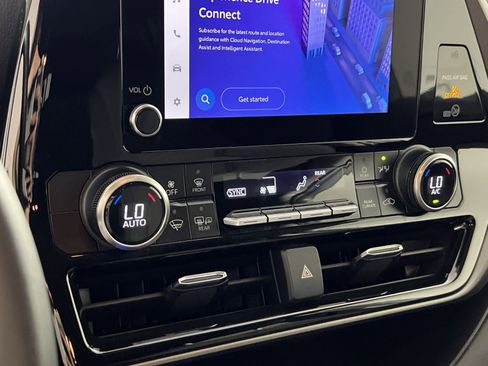 Used 2024 Toyota Highlander LE image 21