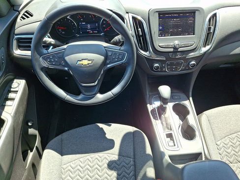 Used 2024 Chevrolet Equinox LT FWD image 11