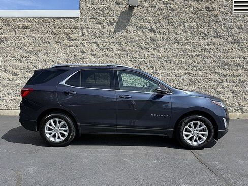 Used 2018 Chevrolet Equinox LT w/ Sun & Infotainment Package AWD/4WD image 2