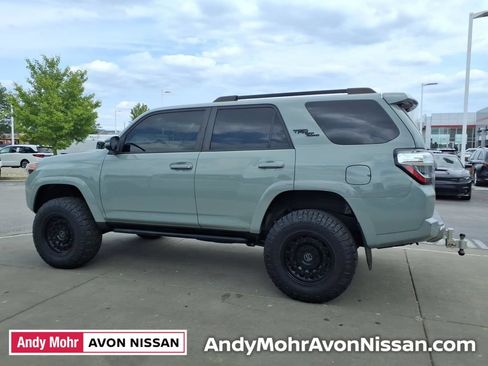 Used 2022 Toyota 4Runner TRD Off-Road Premium w/ Moonroof Package AWD/4WD image 5
