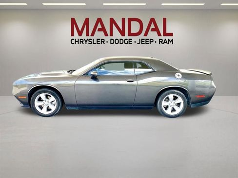 Used 2023 Dodge Challenger SXT RWD image 9