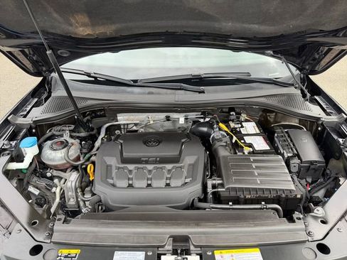 Used 2021 Volkswagen Tiguan SE R-Line image 41