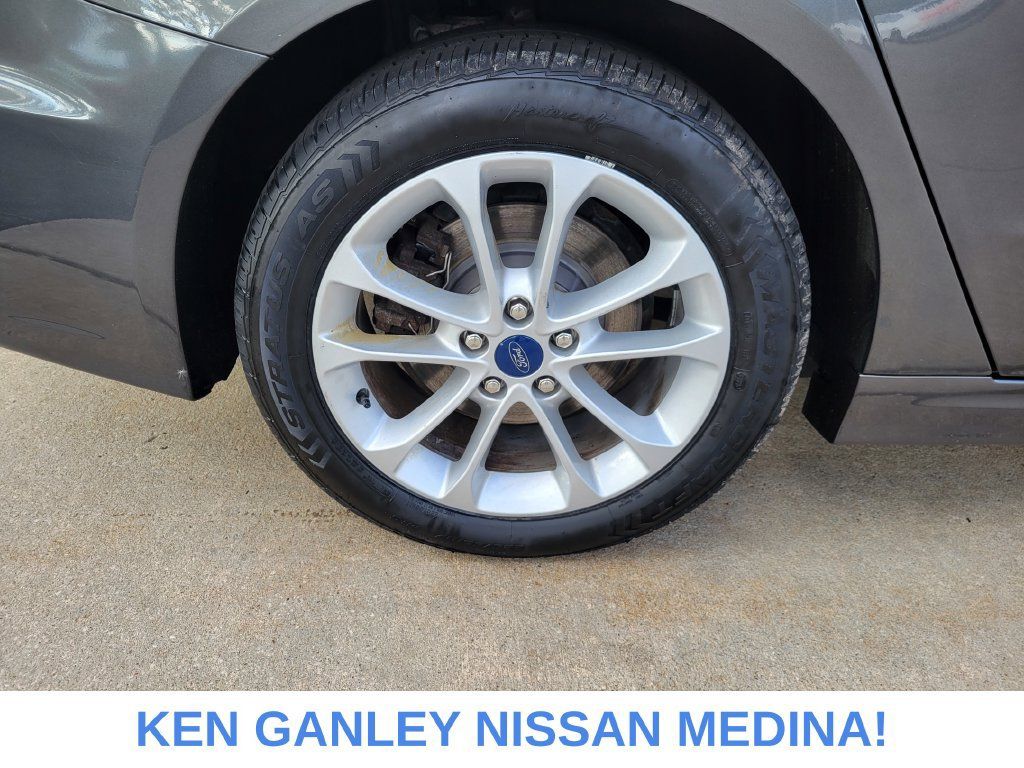 Used 2020 Ford Fusion SE FWD image 21