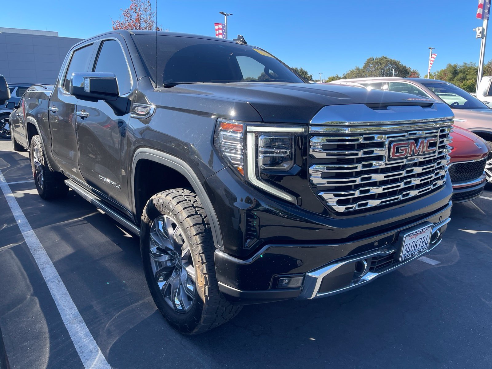 Used 2024 GMC Sierra 1500 Denali AWD/4WD image 1