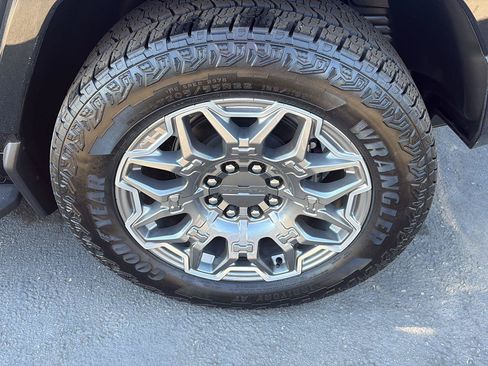 Used 2025 GMC Hummer EV 3X AWD/4WD image 25