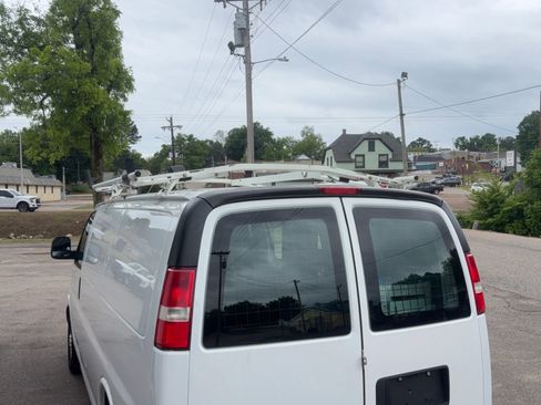 Used 2020 Chevrolet Express 2500 w/ Driver Convenience Package RWD image 5