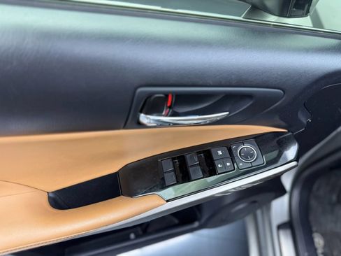 Used 2016 Lexus IS 200t RWD image 9