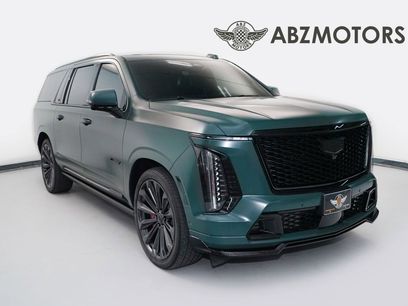 Used 2025 Cadillac Escalade ESV V