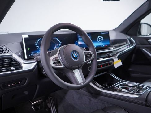 New 2026 BMW X5 xDrive50e w/ M Sport Package image 6