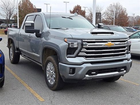 Used 2024 Chevrolet Silverado 3500 High Country w/ High Country Premium Package image 4