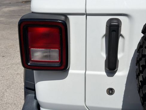 Used 2020 Jeep Wrangler Unlimited Sport AWD/4WD image 10