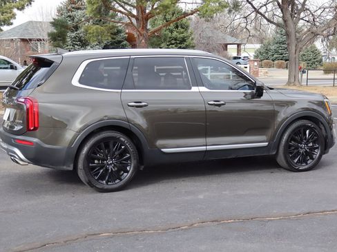 Used 2020 Kia Telluride SX w/ SX Prestige Package image 4