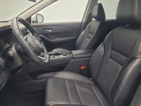 Used 2022 Nissan Rogue SV w/ SV Premium Package image 17