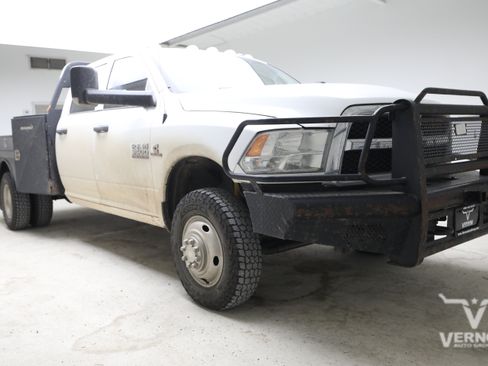 Used 2016 RAM 3500 Tradesman w/ Chrome Appearance Group AWD/4WD image 6