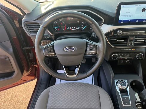 Used 2021 Ford Escape SE w/ Cold Weather Package image 18