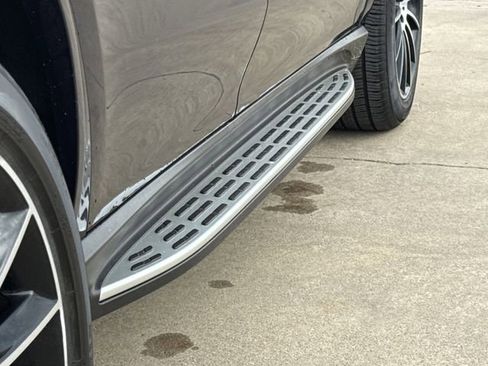 Used 2022 Mercedes-Benz GLE 350 w/ AMG Line Exterior image 11