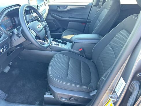 Used 2024 Ford Escape Active w/ Cold Weather Package FWD image 9