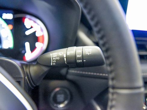 Used 2025 Toyota RAV4 XLE image 27