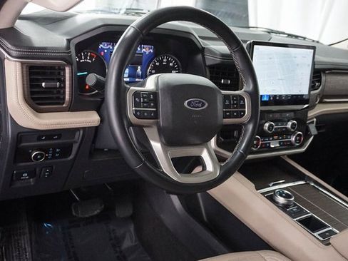Used 2024 Ford Expedition Limited image 5