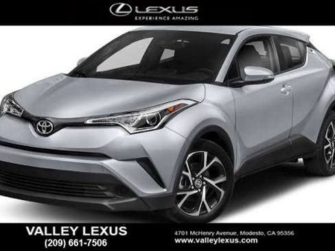 Used 2018 Toyota C-HR XLE FWD image 2
