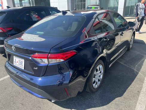 Certified 2022 Toyota Corolla LE FWD image 3