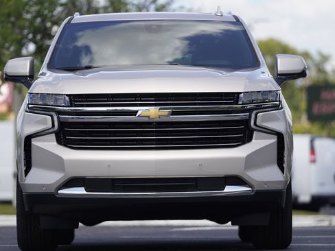 Used 2022 Chevrolet Tahoe LT w/ Luxury Package RWD image 32