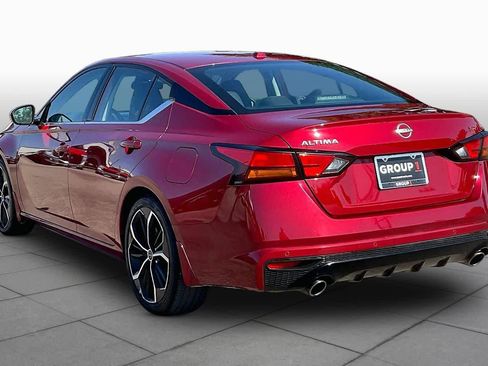 Used 2024 Nissan Altima 2.5 SR FWD image 11