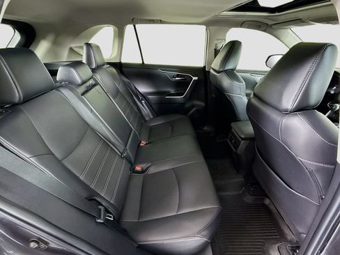 Used 2022 Toyota RAV4 Limited AWD/4WD image 22