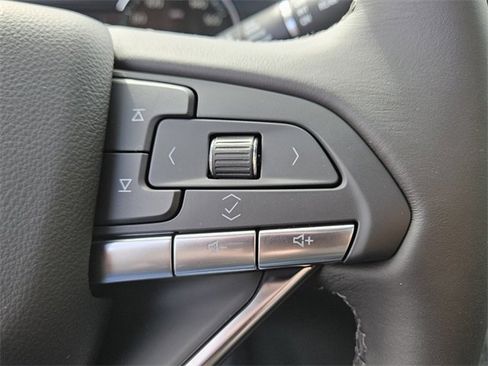 New 2025 Cadillac XT6 Luxury image 29