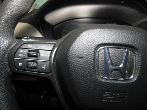 Certified 2025 Honda HR-V LX image 5