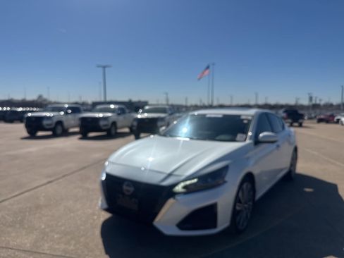Certified 2023 Nissan Altima 2.5 SL image 5
