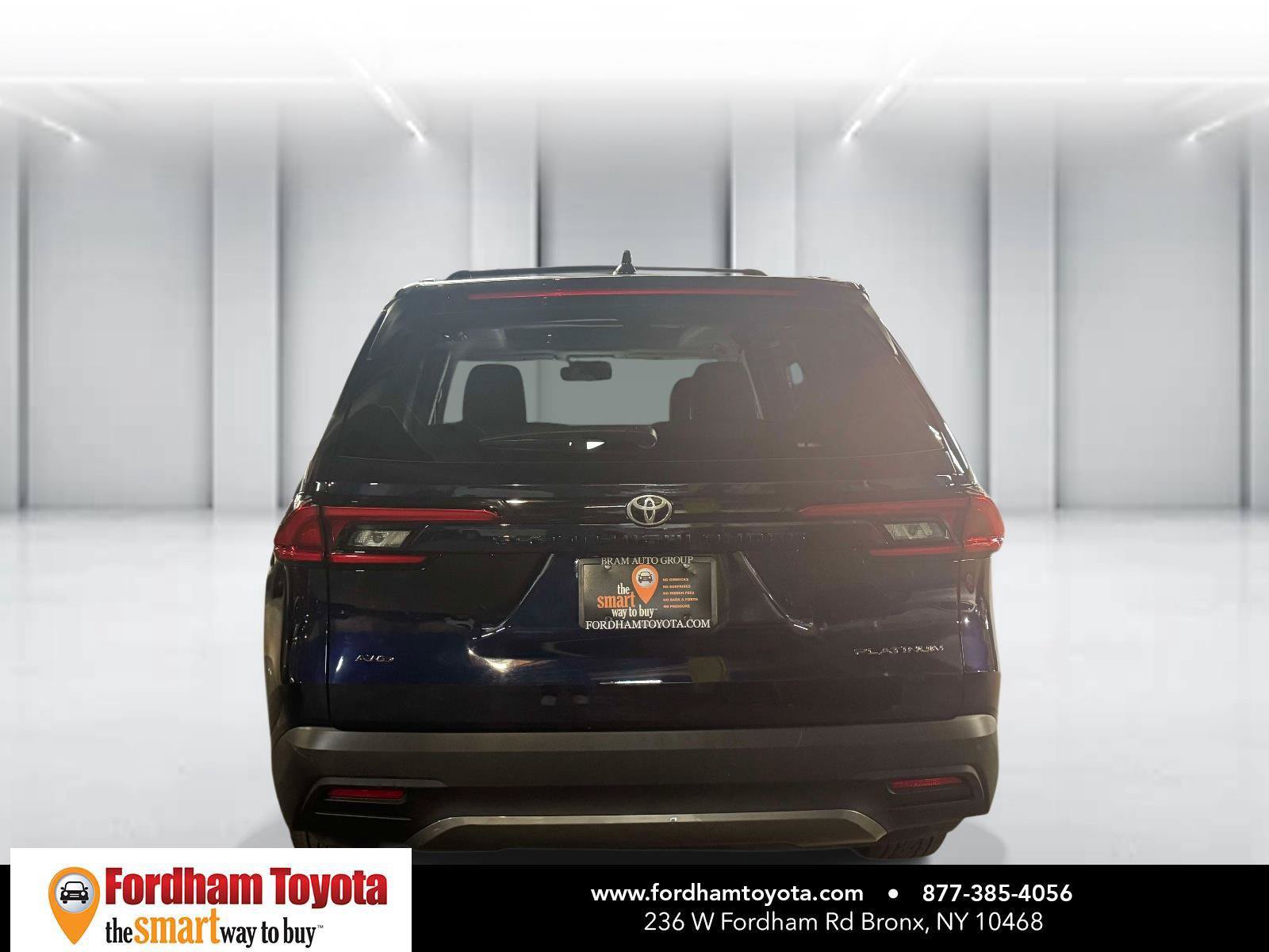 Used 2024 Toyota Grand Highlander AWD image 6