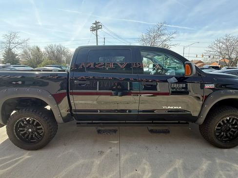 Used 2013 Toyota Tundra 4x4 CrewMax w/ Tow Pkg image 6