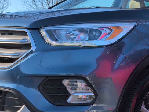 Used 2018 Ford Escape SEL image 11