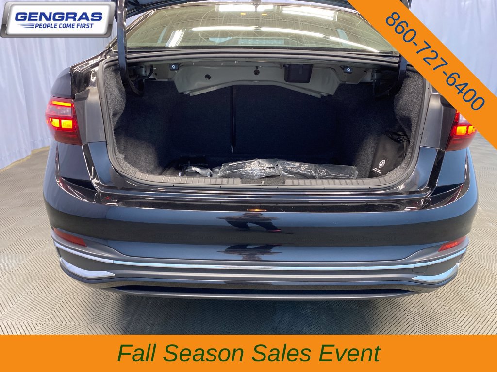 Used 2024 Volkswagen Jetta SEL FWD image 32