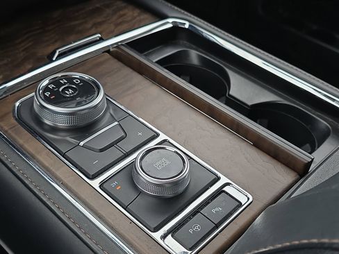 Used 2020 Ford Expedition Platinum image 21