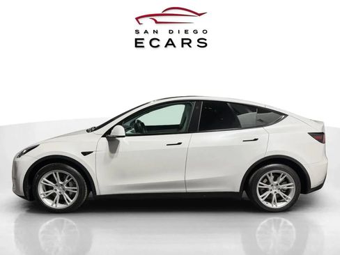 Used 2021 Tesla Model Y Long Range image 8