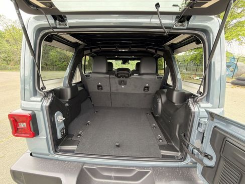 New 2026 Jeep Wrangler Unlimited Sahara AWD/4WD image 25