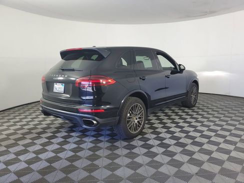 Used 2018 Porsche Cayenne Platinum Edition w/ Premium Package image 4