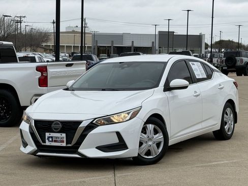 Used 2021 Nissan Sentra S image 2