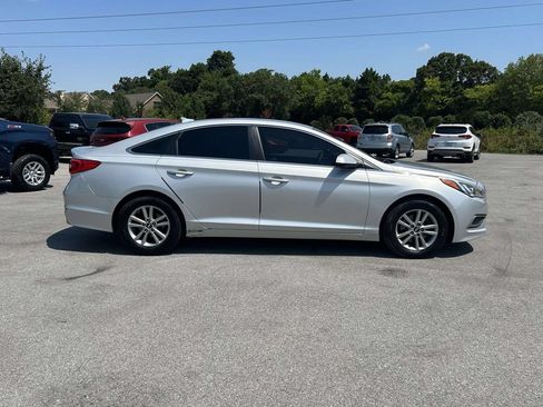 Used 2017 Hyundai Sonata SE FWD image 4