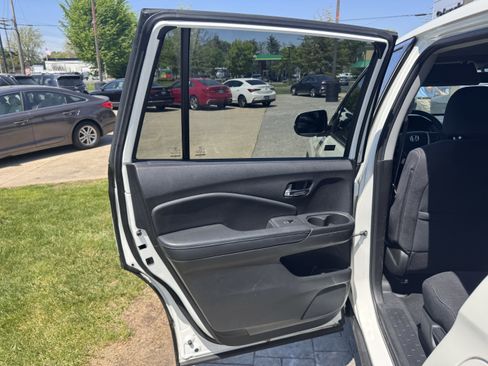 Used 2018 Honda Pilot EX image 21