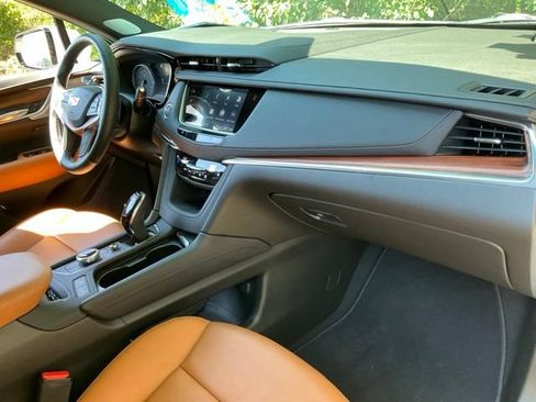 Used 2026 Cadillac XT5 Premium Luxury w/ LPO, ONYX Package FWD image 25