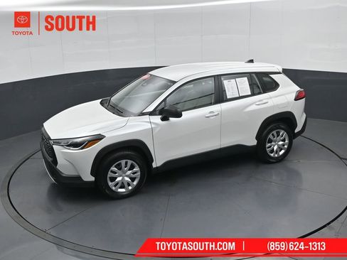 Used 2024 Toyota Corolla Cross L AWD/4WD image 48